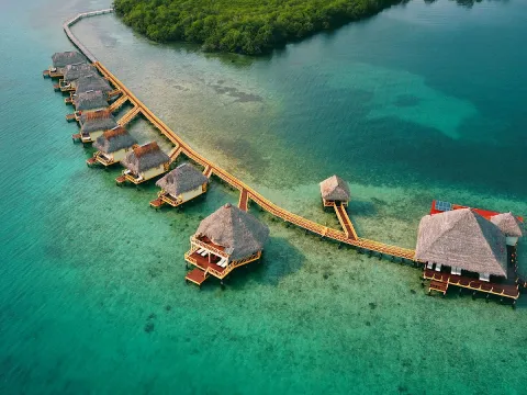 Punta Caracol Acqua Lodge