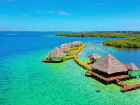 Punta Caracol Acqua Lodge