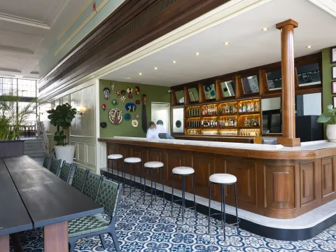 American Trade Hotel