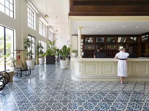 American Trade Hotel