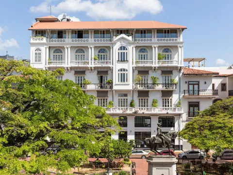 American Trade Hotel
